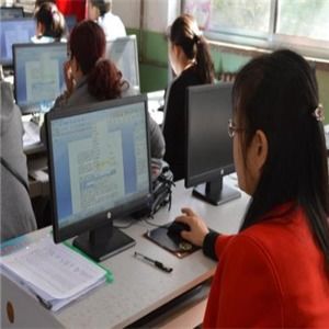 華代電腦培訓(xùn)加盟店 開啟計算機(jī)技術(shù)培訓(xùn)新篇章